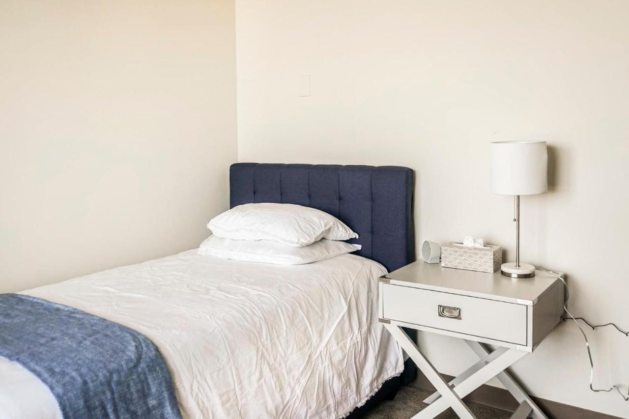 Short Term Rentals At The Park At Trowbridge Senior Community Southfield Buitenkant foto