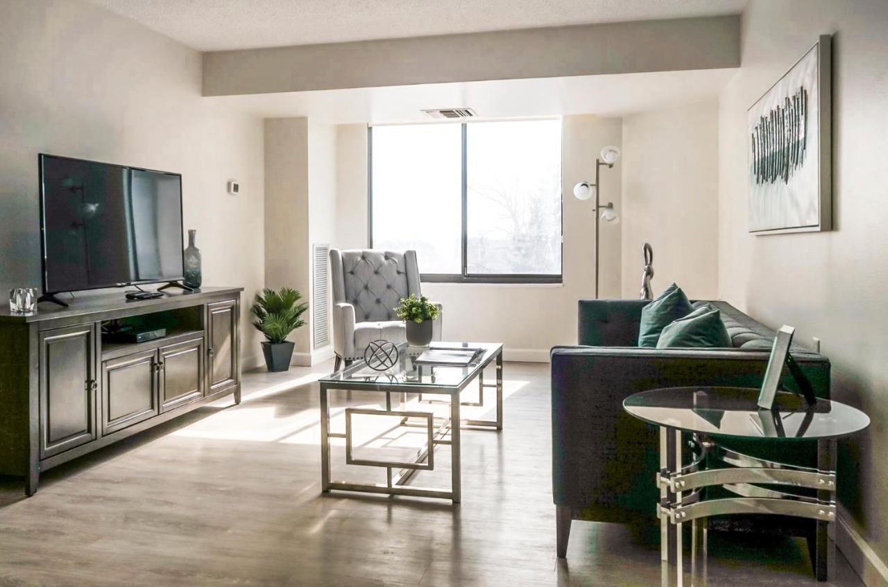 Short Term Rentals At The Park At Trowbridge Senior Community Southfield Buitenkant foto