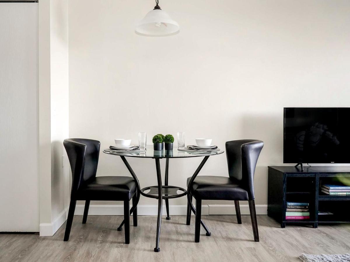Short Term Rentals At The Park At Trowbridge Senior Community Southfield Buitenkant foto