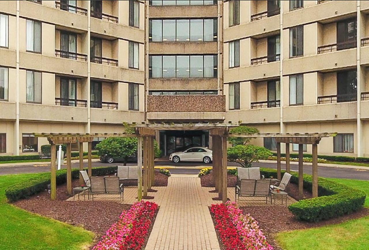 Short Term Rentals At The Park At Trowbridge Senior Community Southfield Buitenkant foto