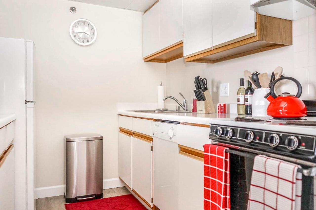 Short Term Rentals At The Park At Trowbridge Senior Community Southfield Buitenkant foto