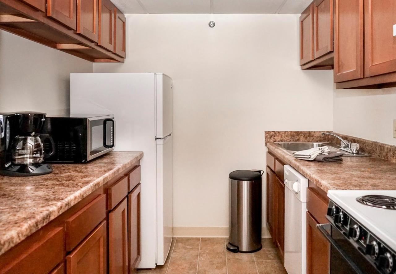 Short Term Rentals At The Park At Trowbridge Senior Community Southfield Buitenkant foto