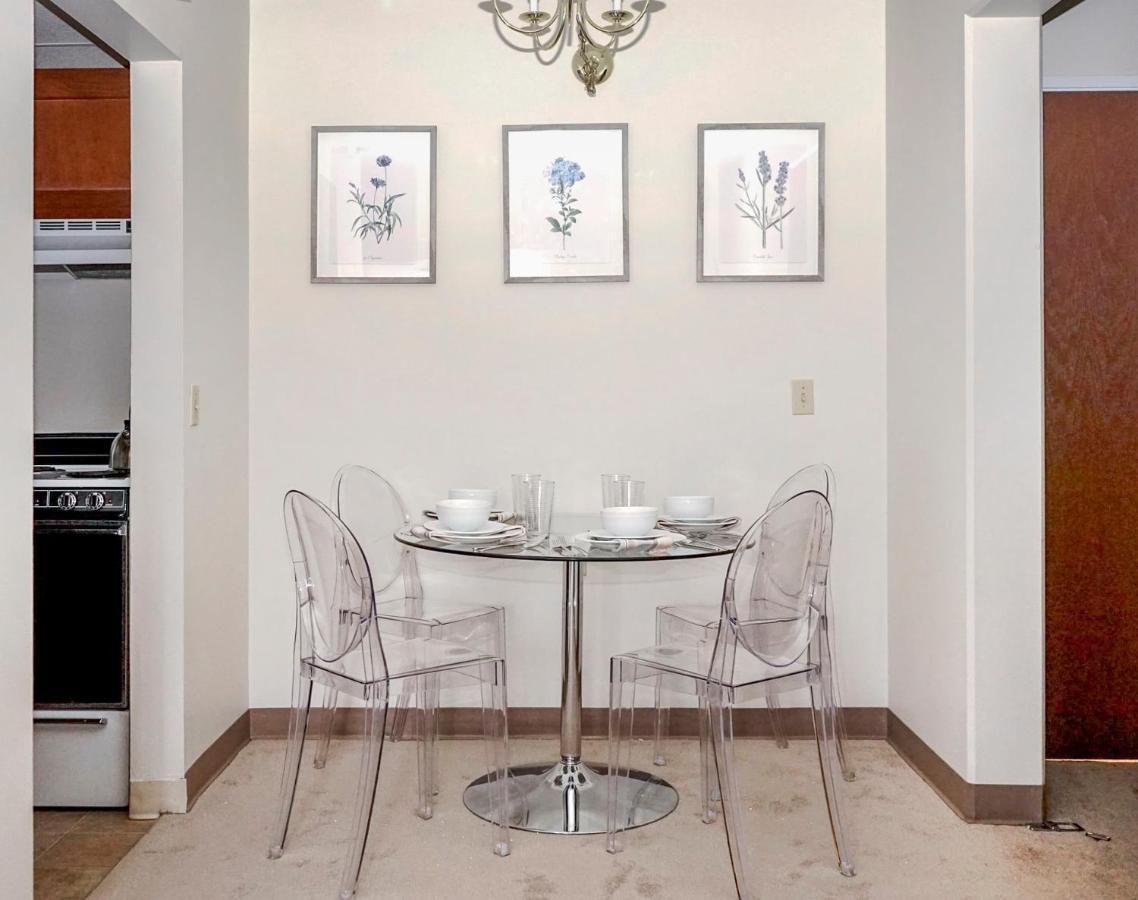 Short Term Rentals At The Park At Trowbridge Senior Community Southfield Buitenkant foto