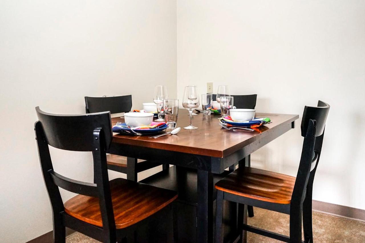 Short Term Rentals At The Park At Trowbridge Senior Community Southfield Buitenkant foto