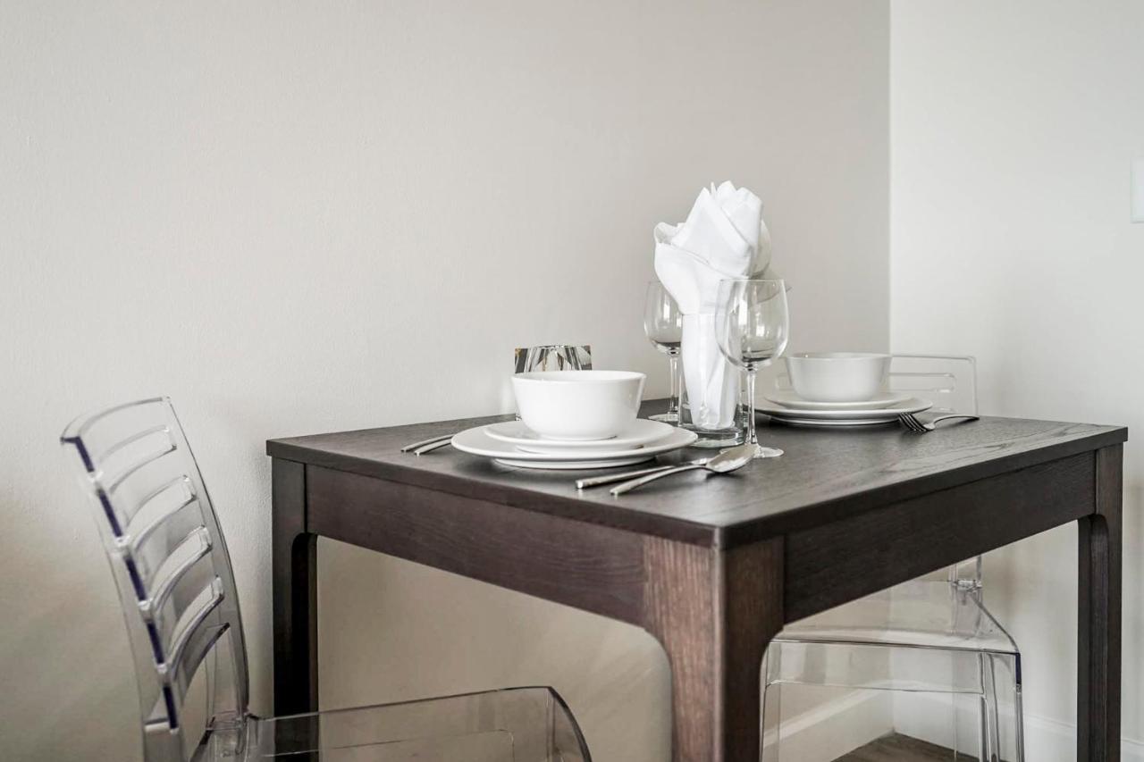 Short Term Rentals At The Park At Trowbridge Senior Community Southfield Buitenkant foto