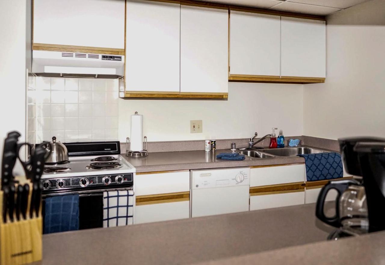 Short Term Rentals At The Park At Trowbridge Senior Community Southfield Buitenkant foto