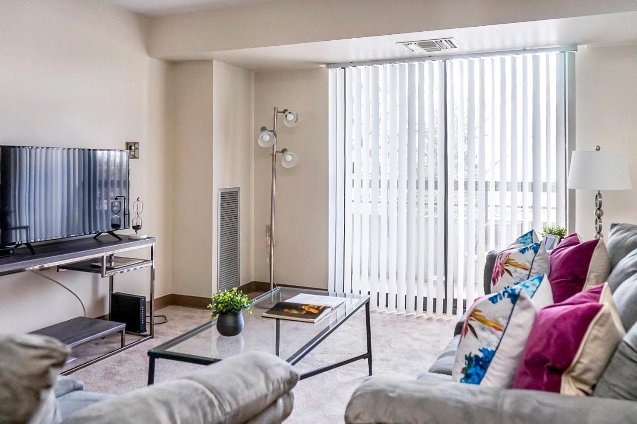 Short Term Rentals At The Park At Trowbridge Senior Community Southfield Buitenkant foto