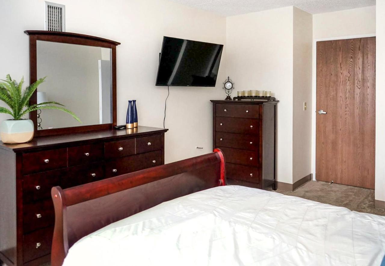 Short Term Rentals At The Park At Trowbridge Senior Community Southfield Buitenkant foto